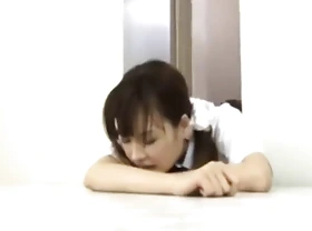 japanese_schoolgirl_trapped_on_elevator_3