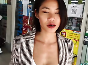 Sexy Bangkok thirst girl unleashes tirade of pleasure on white blarney